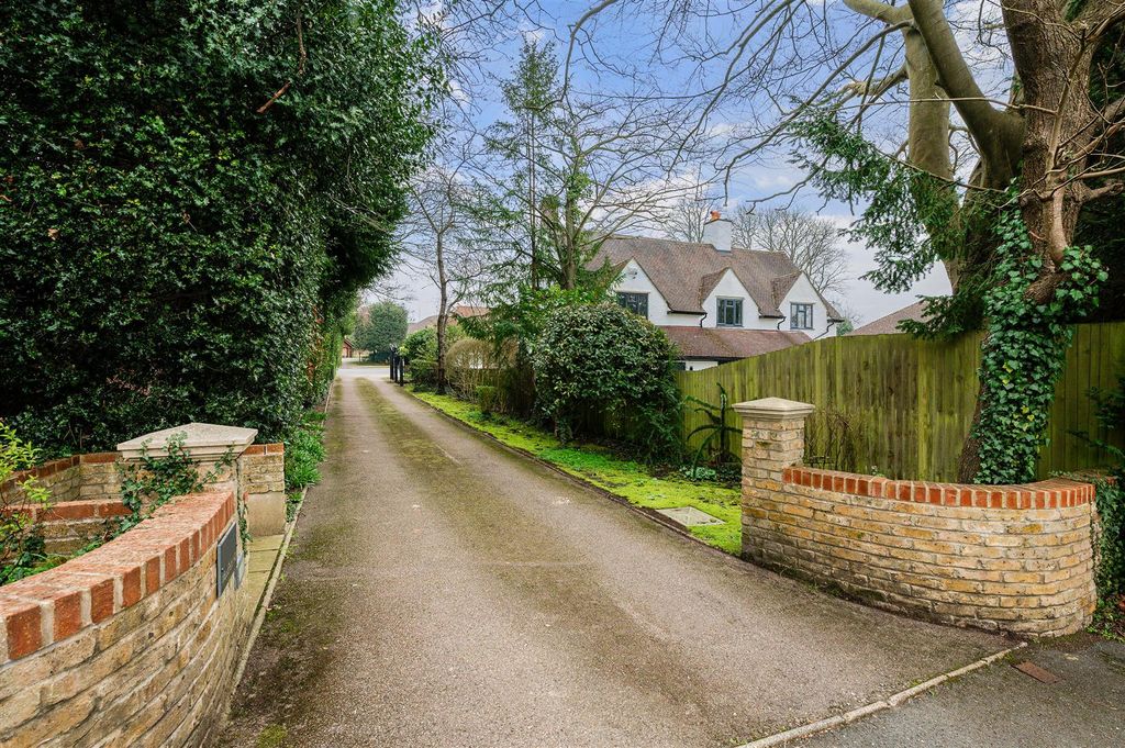 Additional image 32 of 4 bed detached house for saleWoodfield Hill, Chipstead CR5