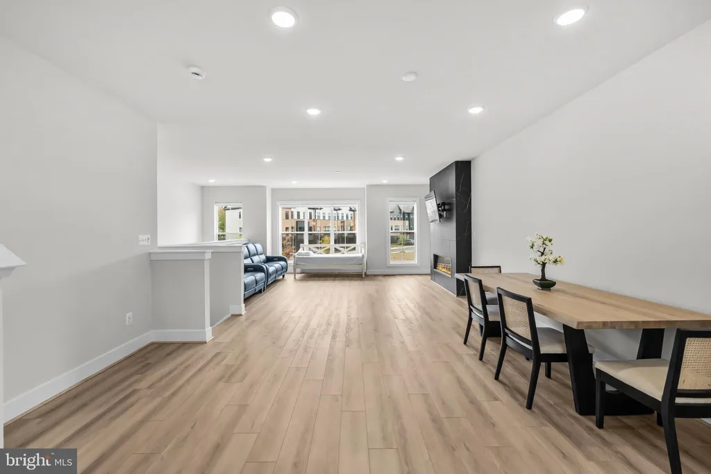 Additional image 17 of 42116 Waltz Terrace, Ashburn, VA 20148