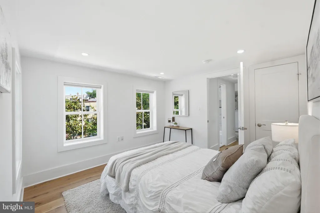 Additional image 22 of 401 11th Street SE, Washington, DC 20003