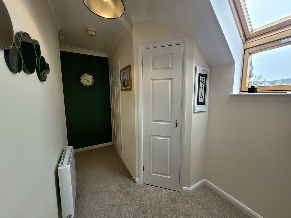 2 bed flat for salePuffin Way, Broad Haven, Haverfordwest SA62 photo 3