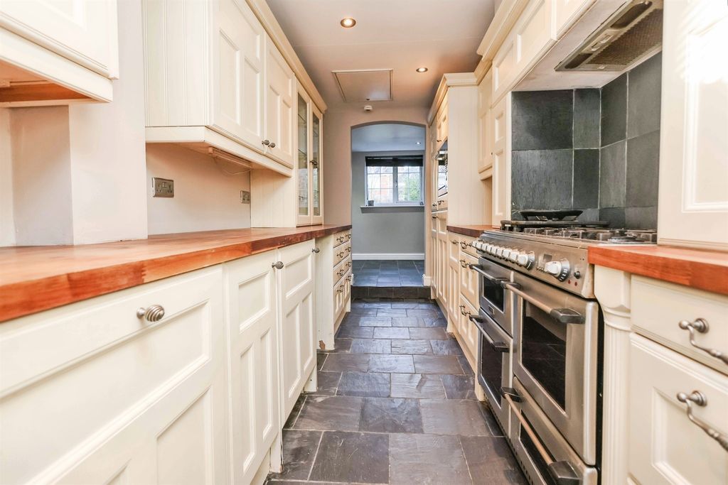 Additional image 12 of 3 bed detached house for saleWaterfall Lane, Cradley Heath B64