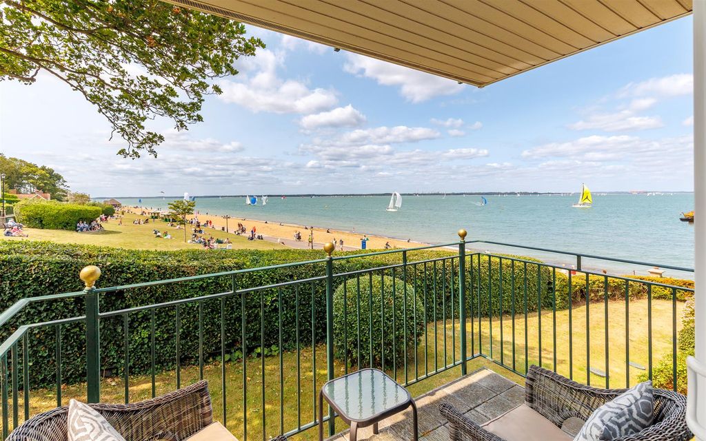 Additional image 2 of 2 bed flat for saleCowes, Isle Of Wight PO31