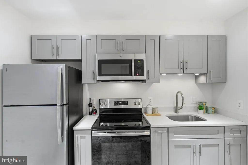 Additional image 31 of 401 11th Street SE, Washington, DC 20003