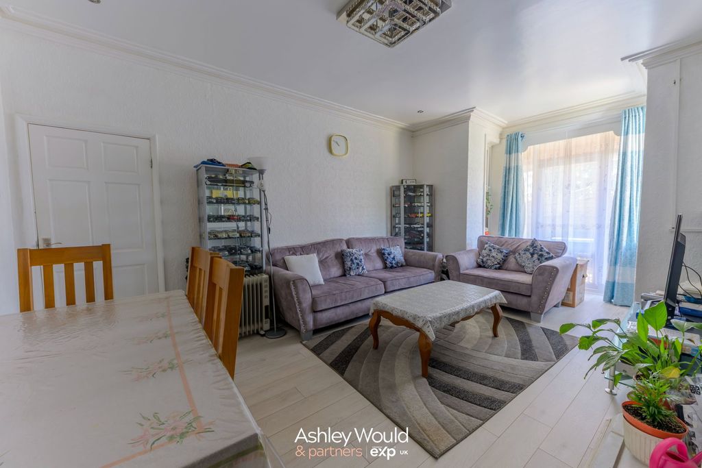 Additional image 4 of 5 bed semi-detached house for saleHalesowen Road, Cradley Heath B64