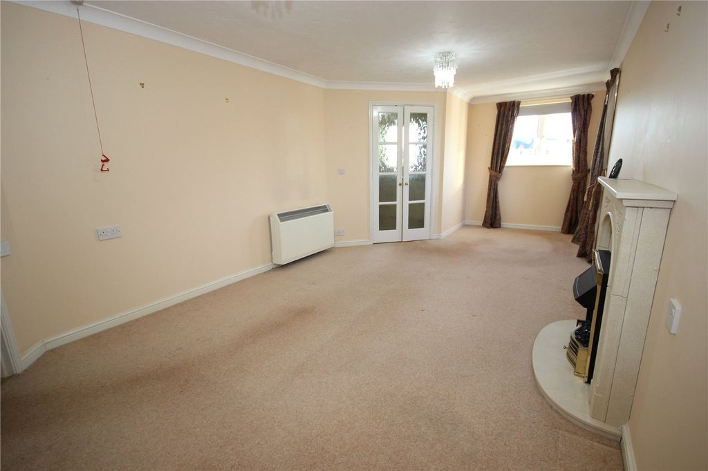 1 bed flat for saleHarbour Road, Seaton, Devon EX12 photo 4