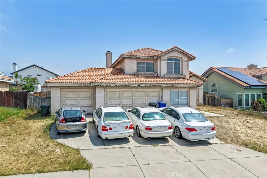 2428 W Calle Celeste Dr, Rialto, CA 92377 photo 2