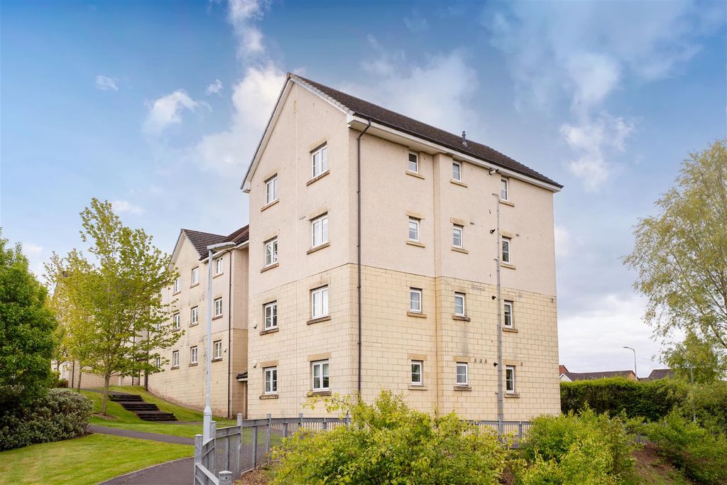 2 bed flat for salePlover Crescent, Dunfermline KY11 photo 2