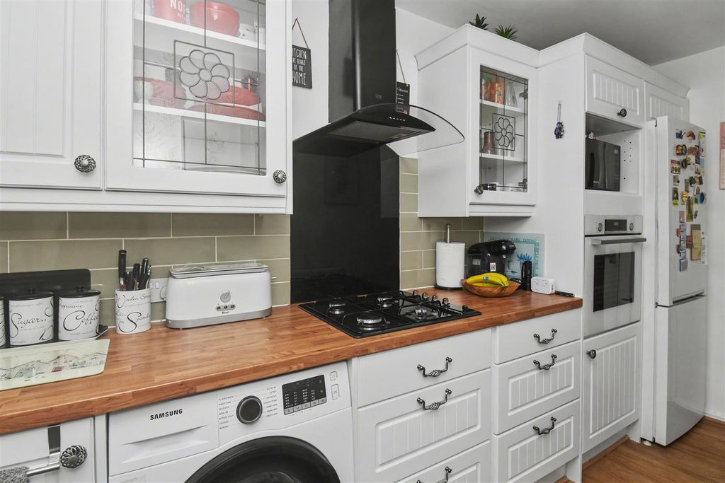 Additional image 5 of 3 bed flat for saleNN18, Epsom Walk, Corby