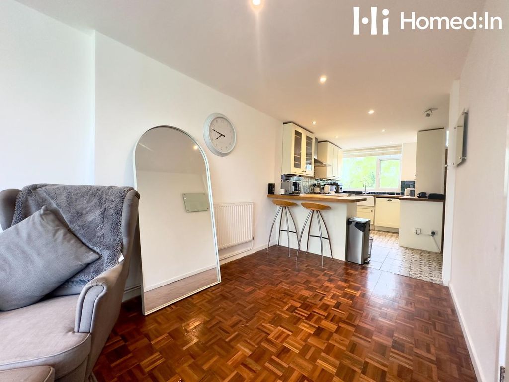Additional image 8 of 2 bed flat for saleHailey Place, Cranleigh GU6