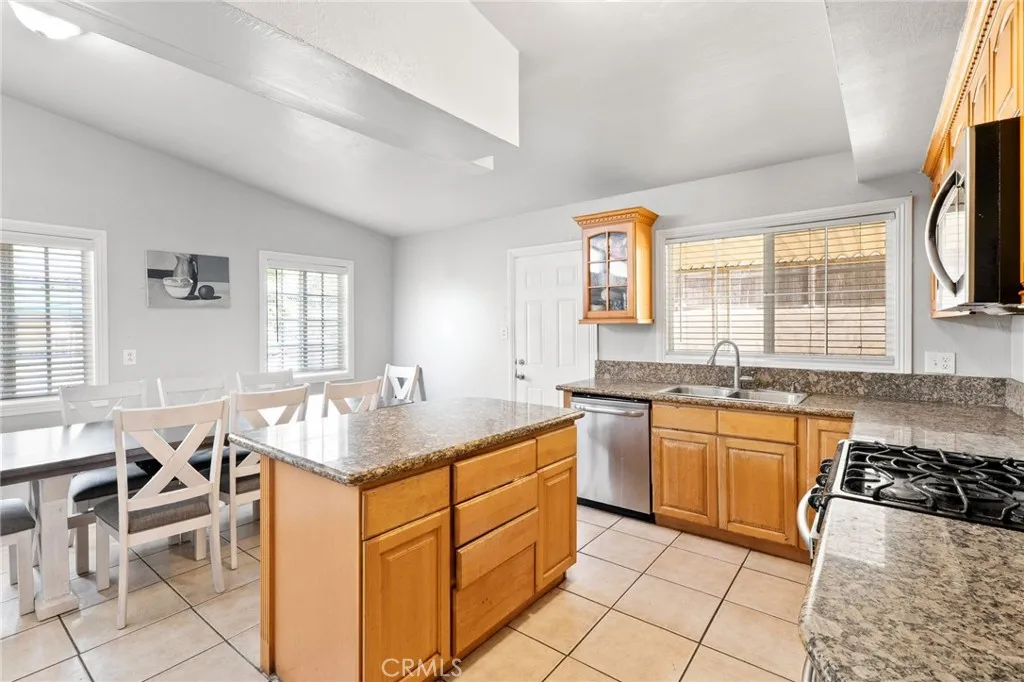 Additional image 5 of 3303 La Rue Street, Jurupa Valley, CA 92509