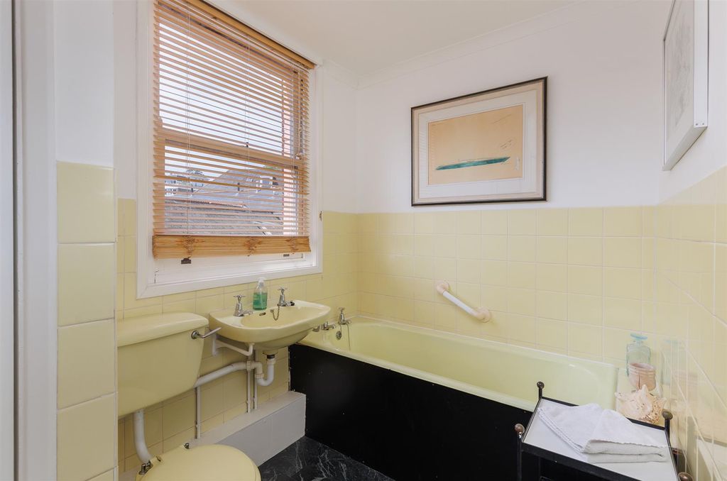 Additional image 18 of 5 bed terraced house for saleCowes, Isle Of Wight PO31