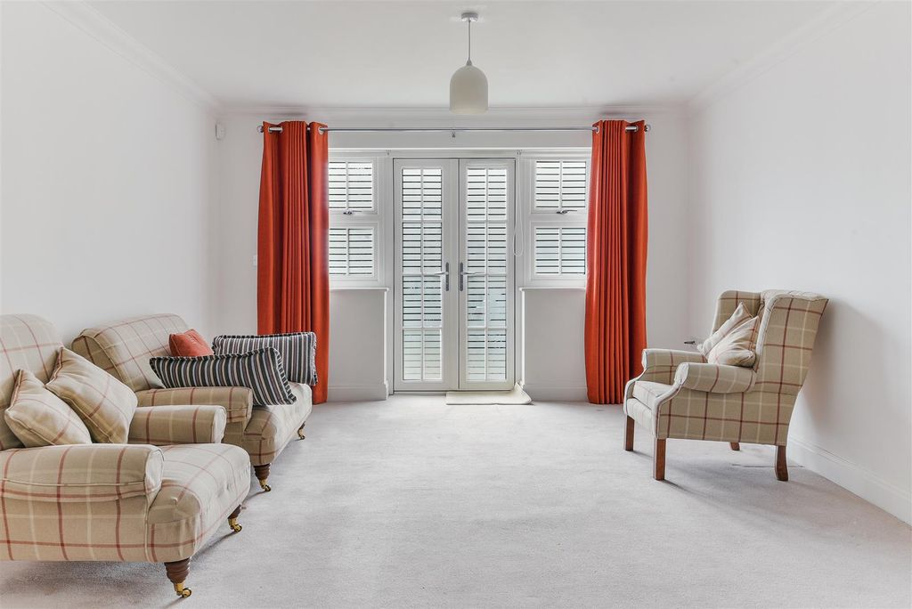Additional image 9 of 2 bed flat for saleOutwood Lane, Chipstead CR5