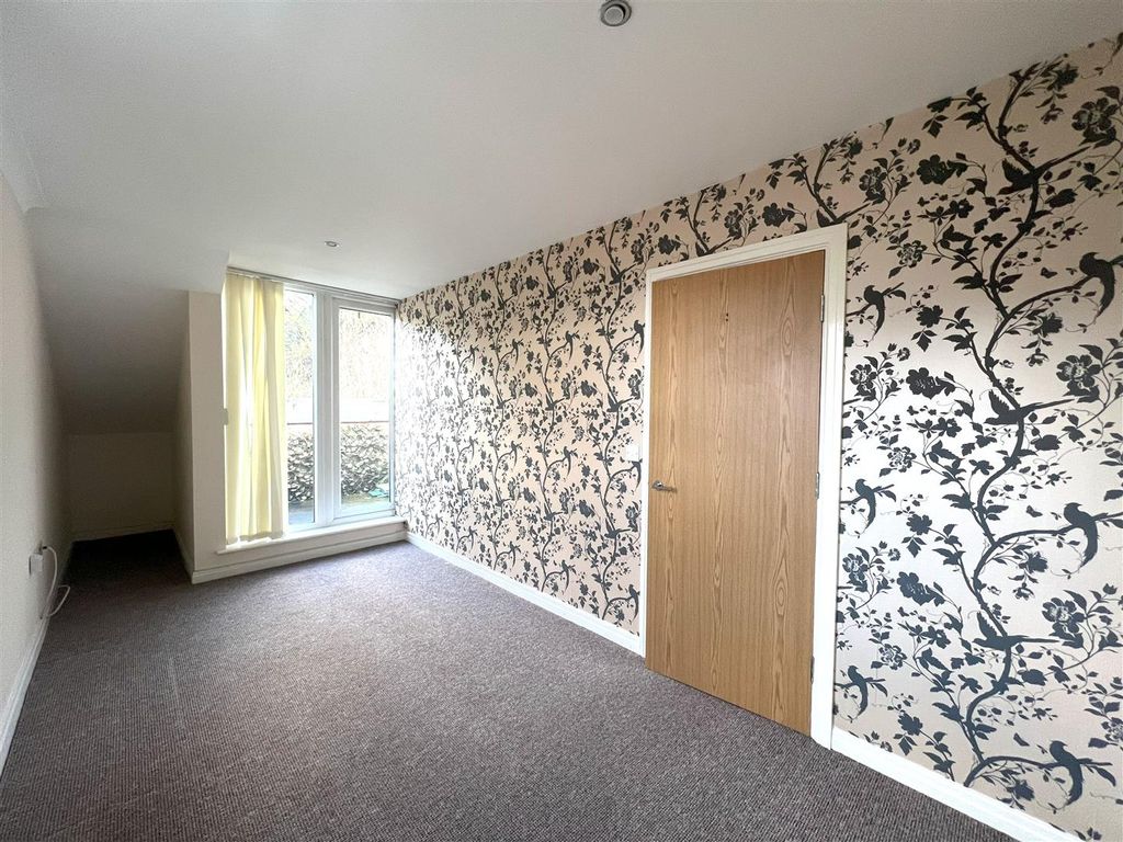 Additional image 10 of 3 bed flat for saleMill Green, Congleton CW12