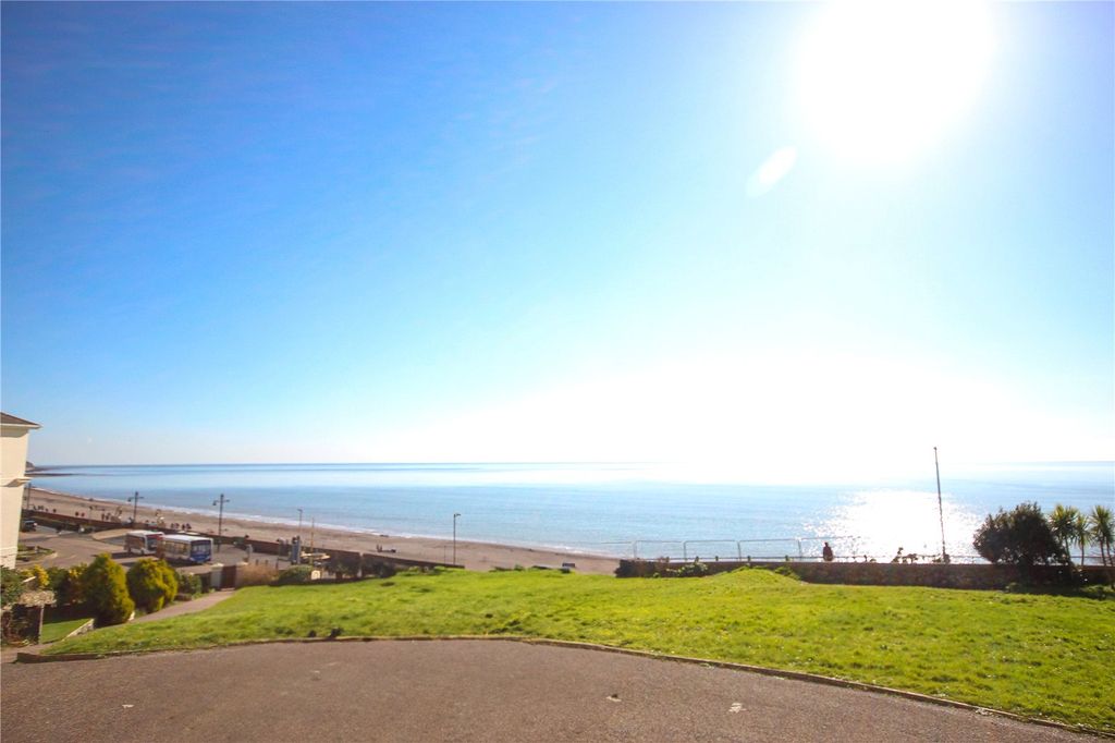 2 bed flat for saleWashington House, Castle Hill, Seaton, Devon EX12 photo 2