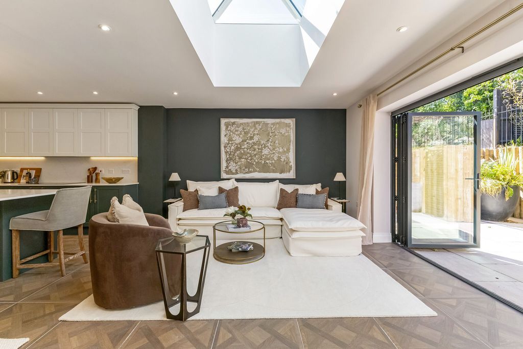 Additional image 4 of 4 bed detached house for saleHerb Grove, Banstead SM7