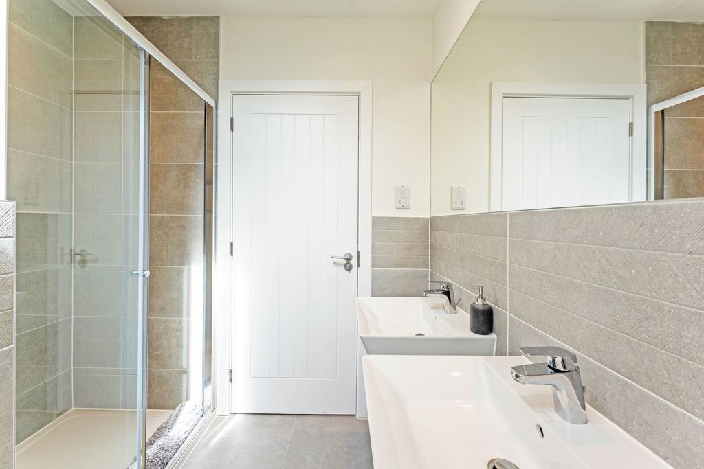 Additional image 21 of 4 bed detached house for saleLake Drive, Weldon, Corby, Northamptonshire NN17