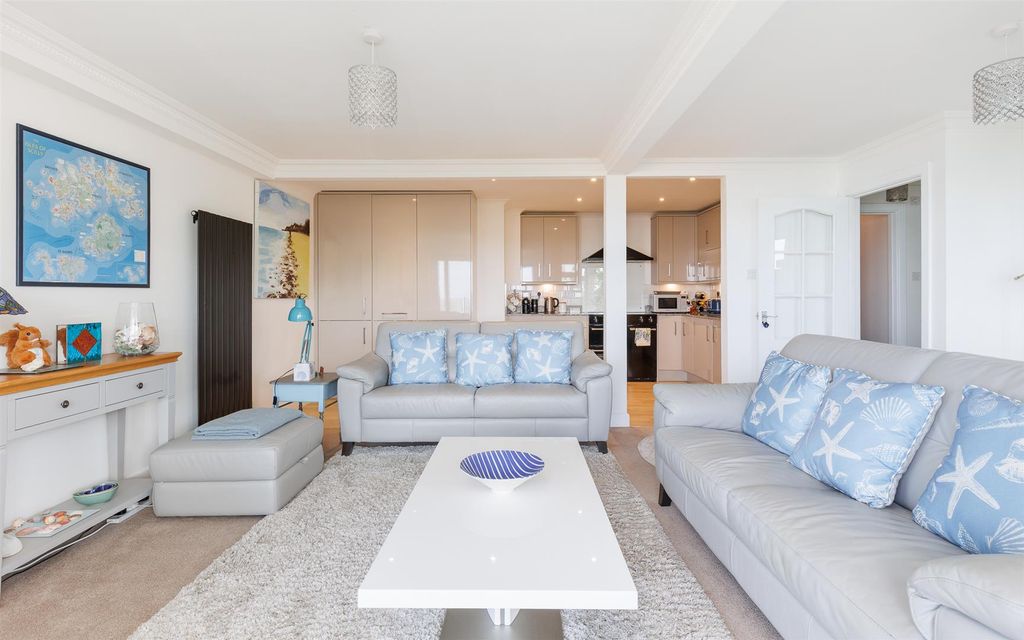 Additional image 5 of 2 bed flat for saleCowes, Isle Of Wight PO31