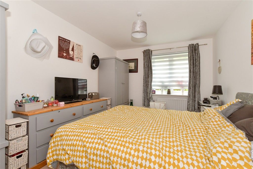 Additional image 5 of 2 bed flat for saleShetland Close, Cranleigh, Surrey GU6