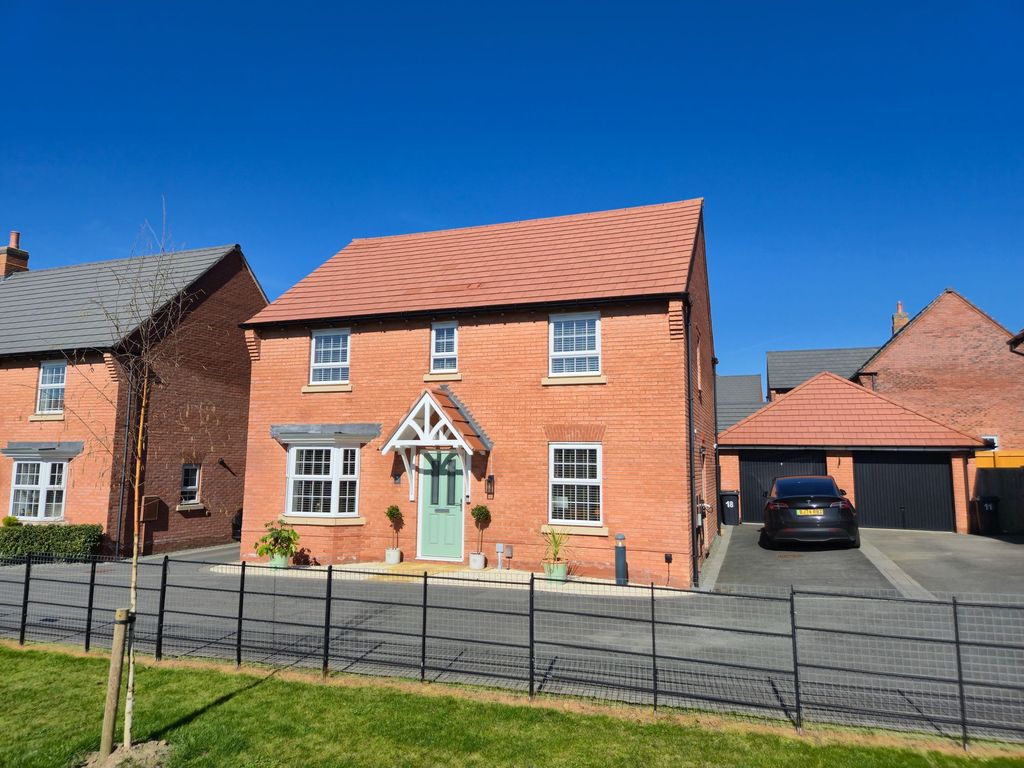 4 bed detached house for salePercival Way, Hugglescote LE67