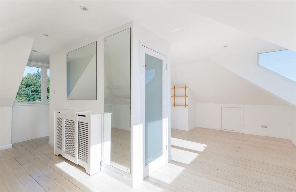 Additional image 8 of 5 bed detached house for saleCowes, Isle Of Wight PO31