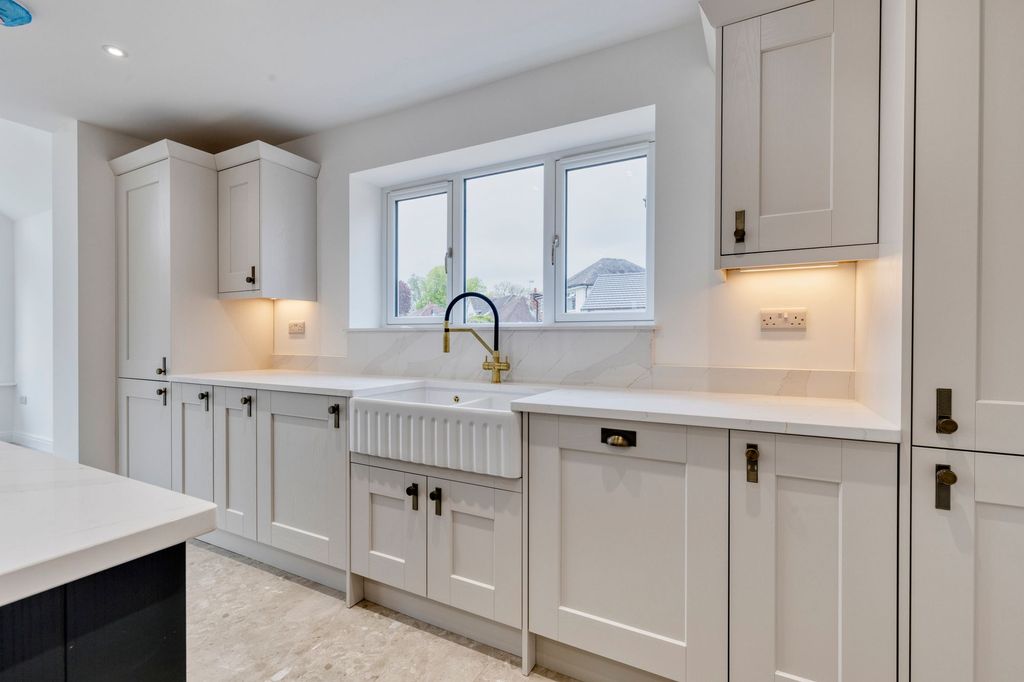 Additional image 8 of 4 bed detached house for salePlot 2, 27 Crewe Road, Shavington, Crewe CW2