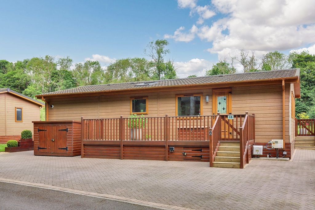 2 bed lodge for sale18 Lakeside The Glen, Thurston Manor EH42