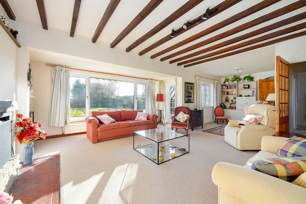 4 bed detached house for saleThe Ridgeway, Cranleigh GU6 photo 2