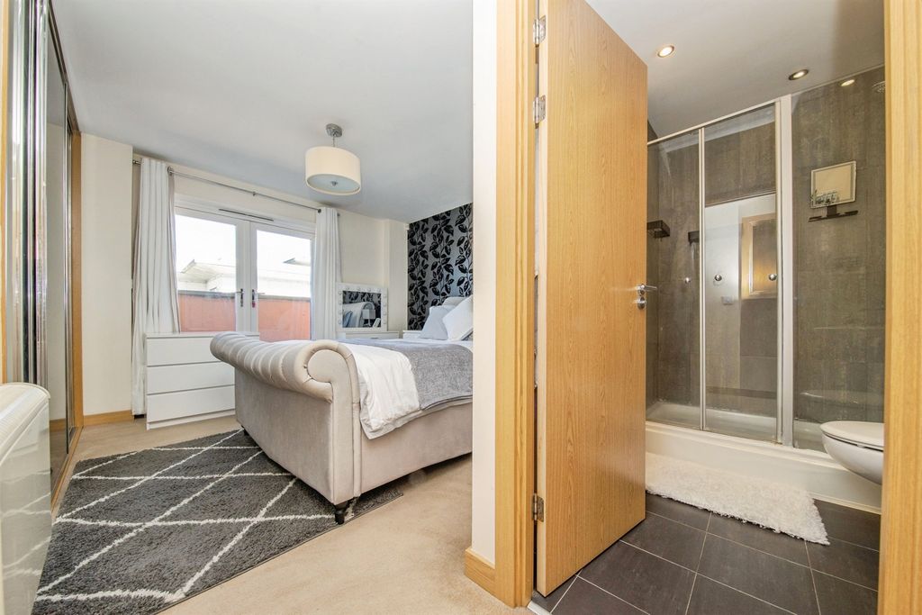 Additional image 10 of 3 bed penthouse for saleCaelum Drive, Colchester CO2