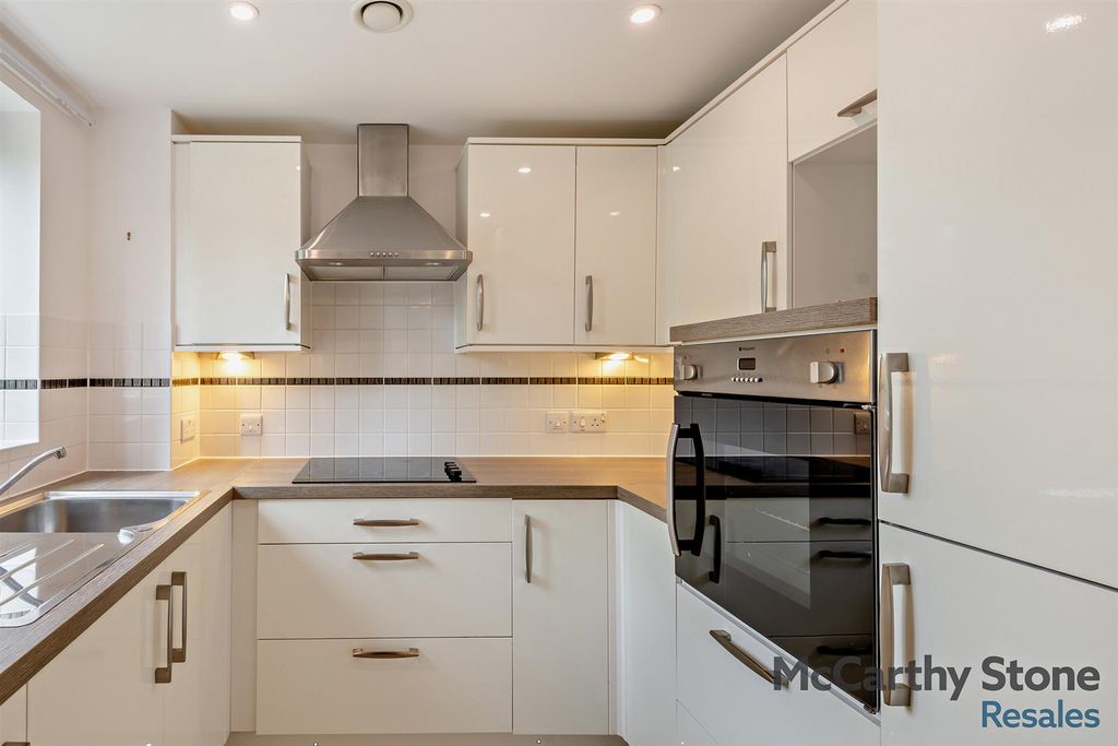 Additional image 7 of 2 bed flat for saleHorsley Place, High Street, Cranbrook, Kent TN17