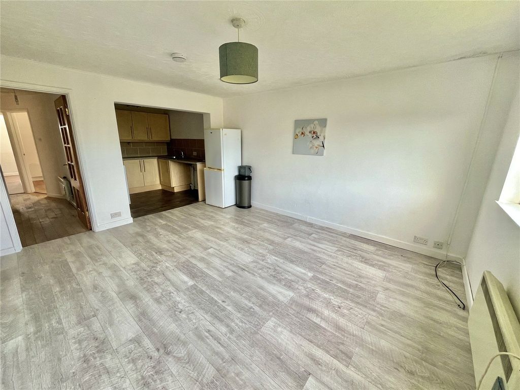 Additional image 6 of 2 bed flat for saleKingsmoor Road, Kilgetty, Pembrokeshire SA68