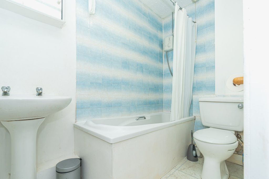 Additional image 14 of 2 bed flat for saleDundas Street, Lochgelly KY5