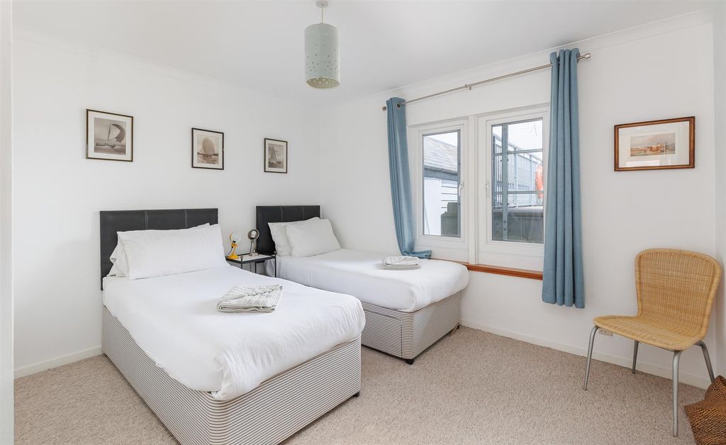 Additional image 12 of 5 bed terraced house for saleCowes, Isle Of Wight PO31