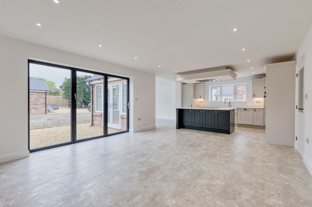 Additional image 11 of 4 bed detached house for salePlot 2, 27 Crewe Road, Shavington, Crewe CW2