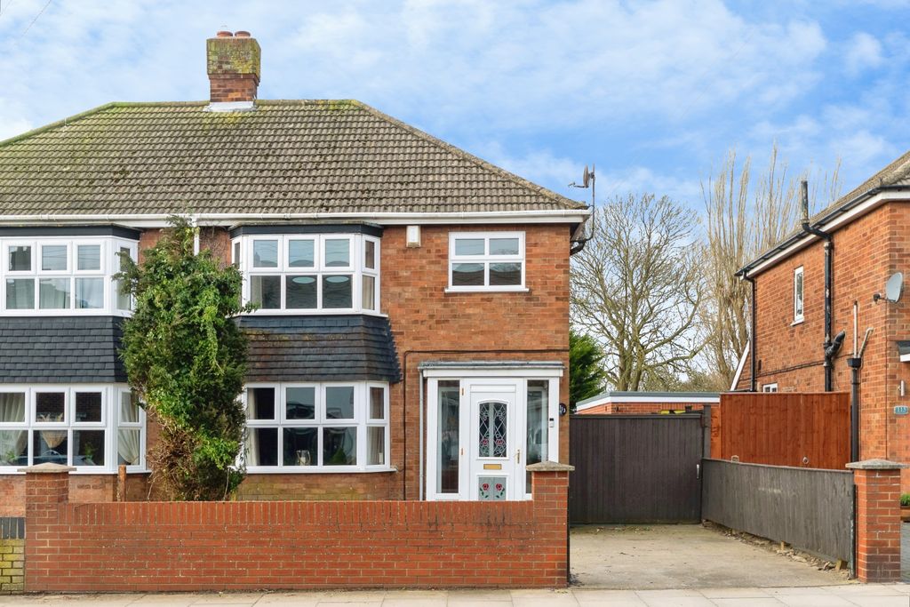 3 bed semi-detached house for saleTrinity Road, Cleethorpes DN35