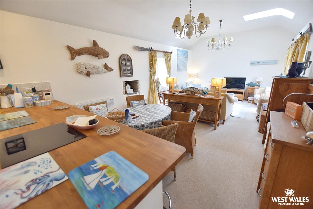 3 bed barn conversion for saleNew Moat, Clarbeston Road SA63 photo 3