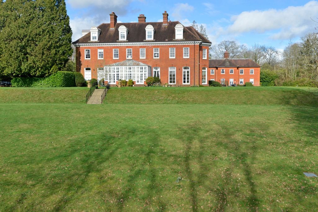 Additional image 24 of 2 bed flat for saleElmbridge Road, Cranleigh GU6