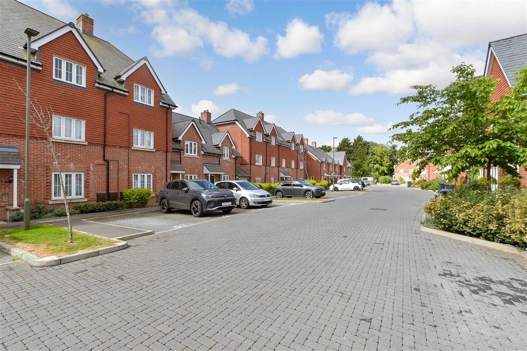 Additional image 8 of 2 bed flat for saleNew Bridge Road, Cranleigh, Surrey GU6