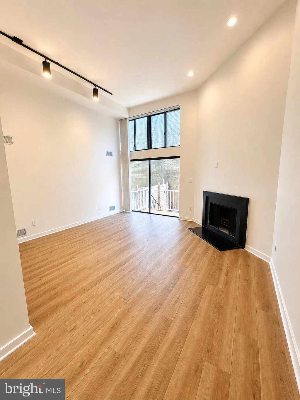 Additional image 17 of 406 15th Street SE Unit B, Washington, DC 20003