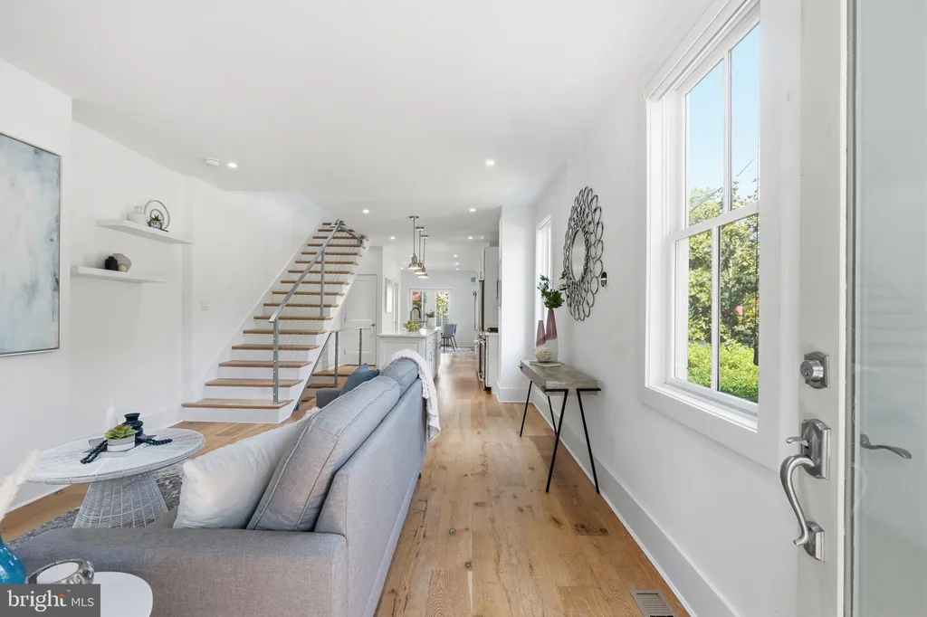 Additional image 4 of 401 11th Street SE, Washington, DC 20003