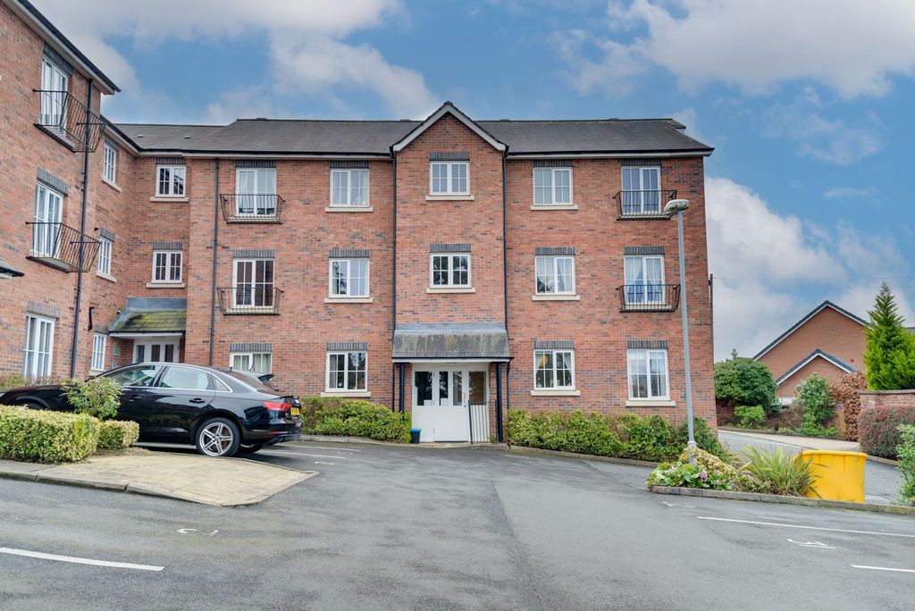 2 bed flat for saleWharf Mill, Canal Road CW12