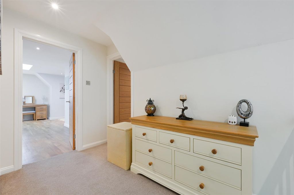Additional image 19 of 4 bed detached house for saleWoodfield Hill, Chipstead CR5