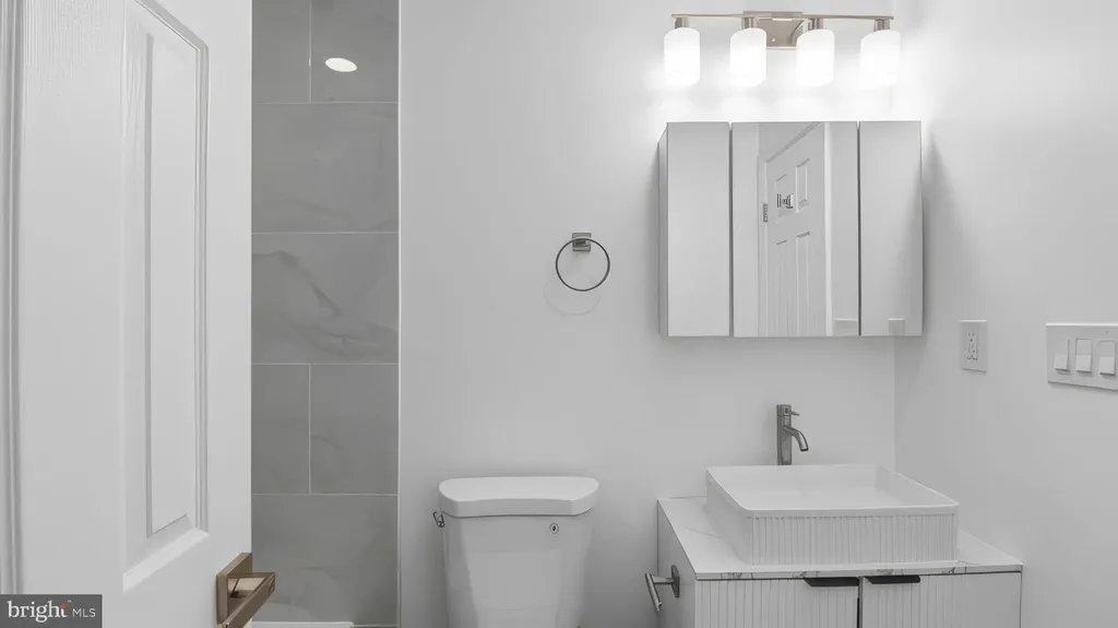 Additional image 17 of 1028 Kenyon Street NW, Washington, DC 20010