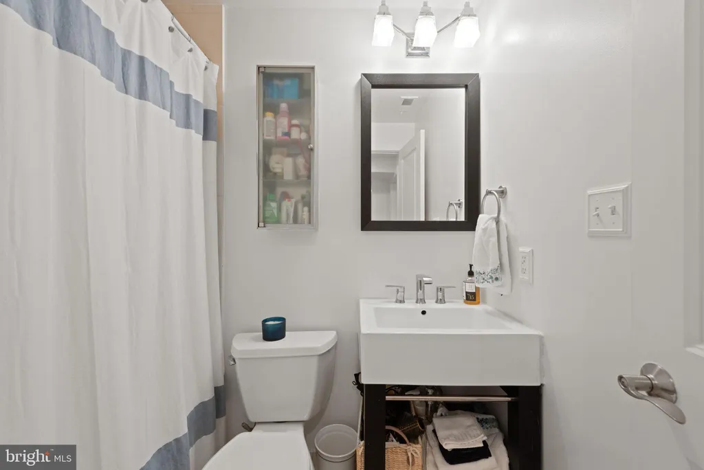 Additional image 16 of 424 E Capitol Street NE Unit 3, Washington, DC 20003