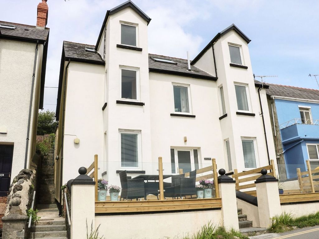 Additional image 2 of 2 bed flat for saleFlat 1, Glan Y Mor, Amroth, Narberth SA67