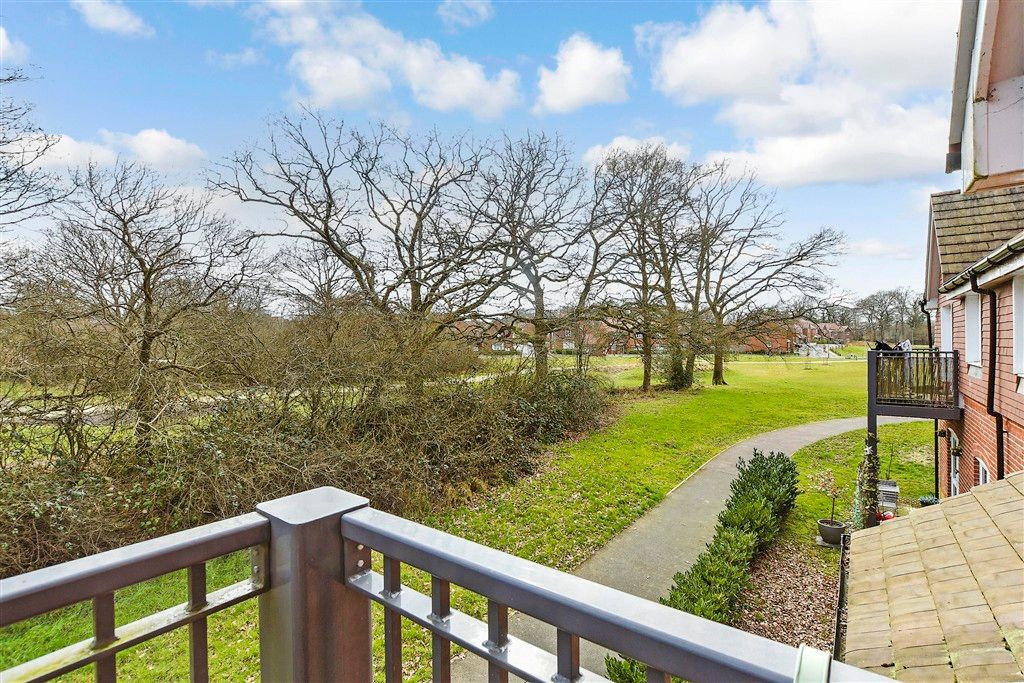Additional image 10 of 2 bed flat for saleShetland Close, Cranleigh, Surrey GU6