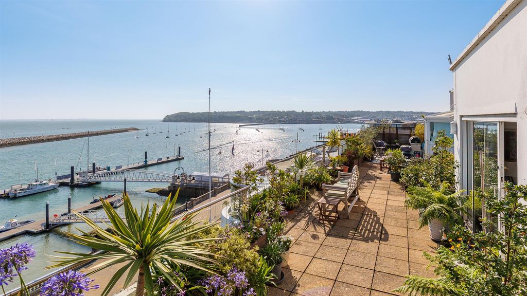 Additional image 20 of 3 bed flat for saleCowes, Isle Of Wight PO31
