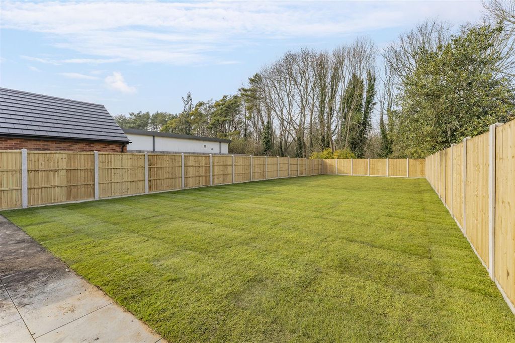Additional image 10 of 3 bed detached bungalow for saleCorby Road, Weldon, Corby NN17