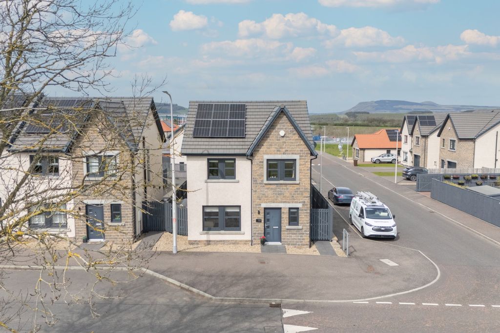 3 bed detached house for saleThe Avenue, Lochgelly KY5