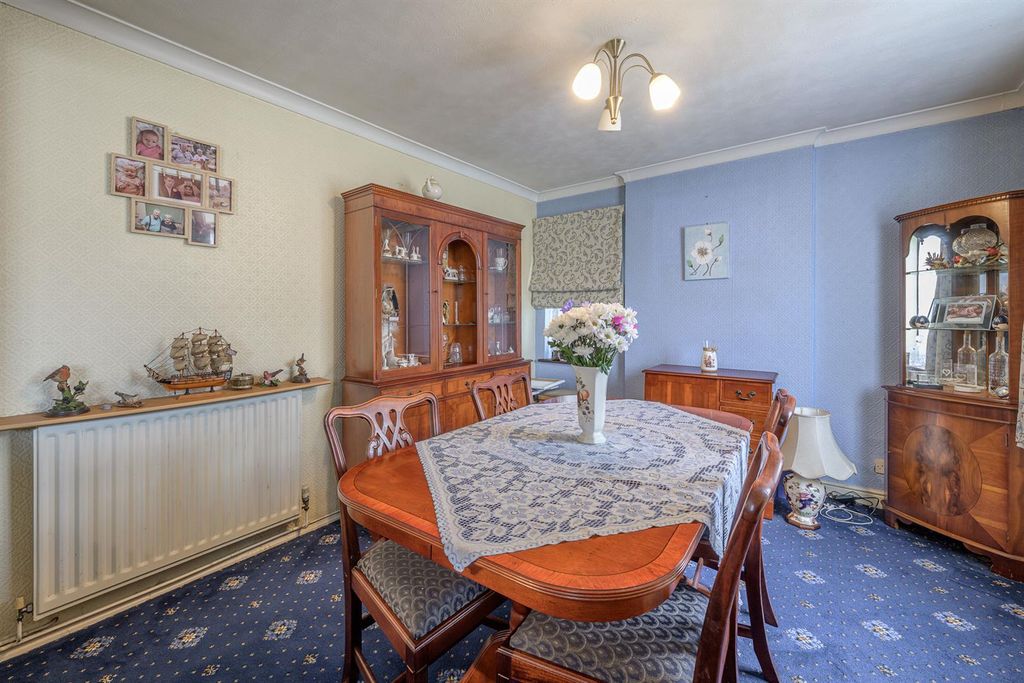 Additional image 2 of 3 bed semi-detached house for saleBarn Close, Cradley Heath B64