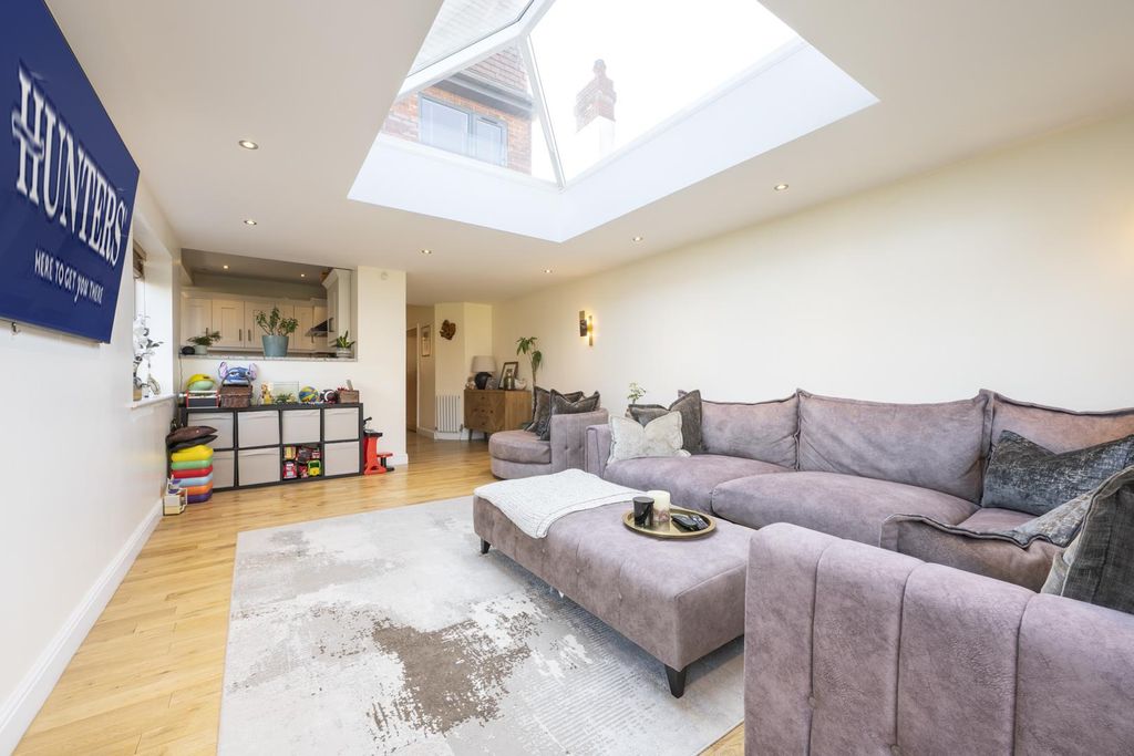 Additional image 13 of 5 bed property for saleCompton Road, Cradley Heath B64